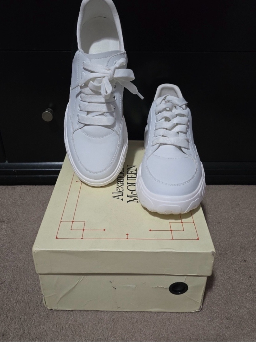 Alexander McQueen White Sneakers with Black Heel Panel - Picture 2 of 3